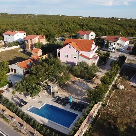 Villa Eagle *