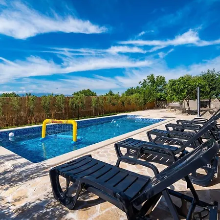 Eagle Villa *