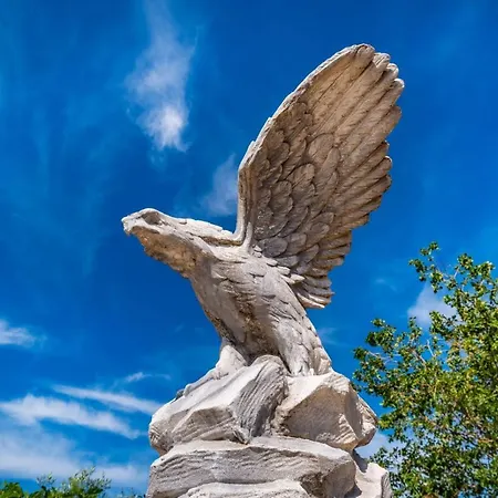 Vila Eagle *