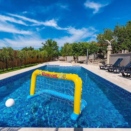 Villa Eagle *
