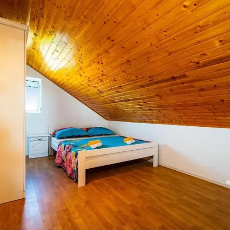 Eagle Villa *